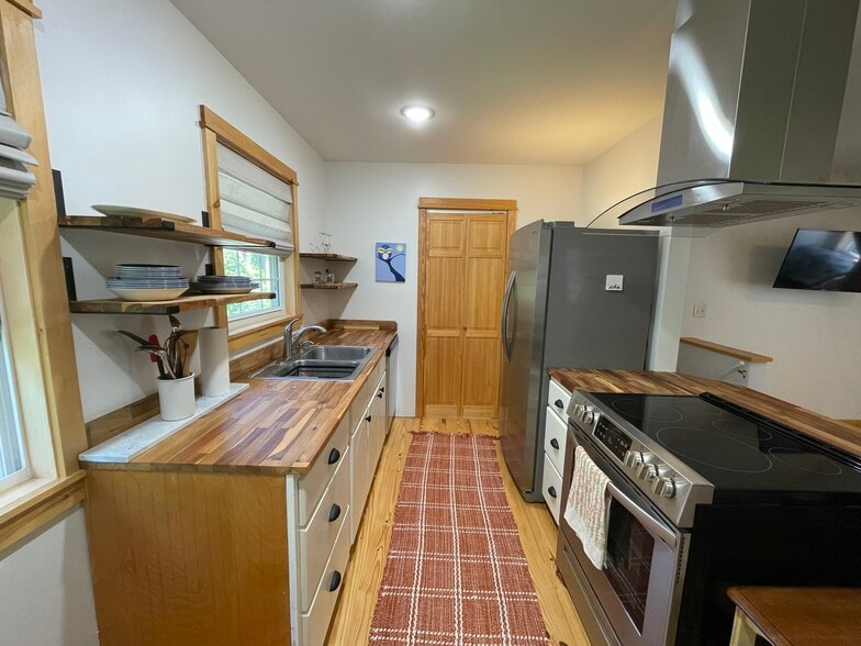 Kitchen - 106 Quail Run