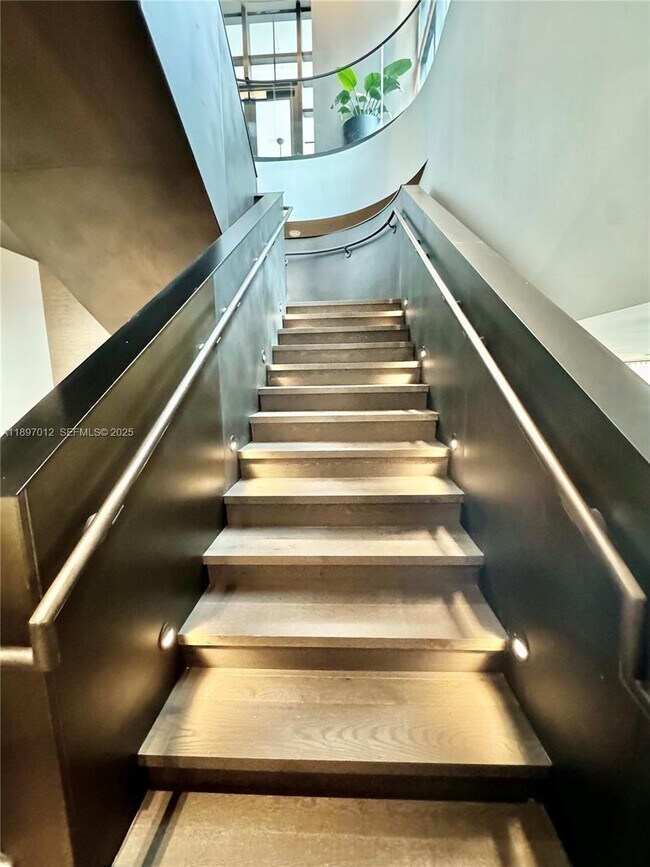 Building Photo - 159 NE 6th St