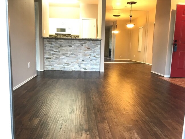 Building Photo - 2023 Gentryside Dr