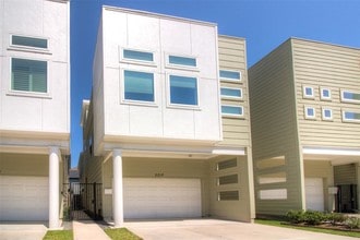 Building Photo - 2210 Hutchins St