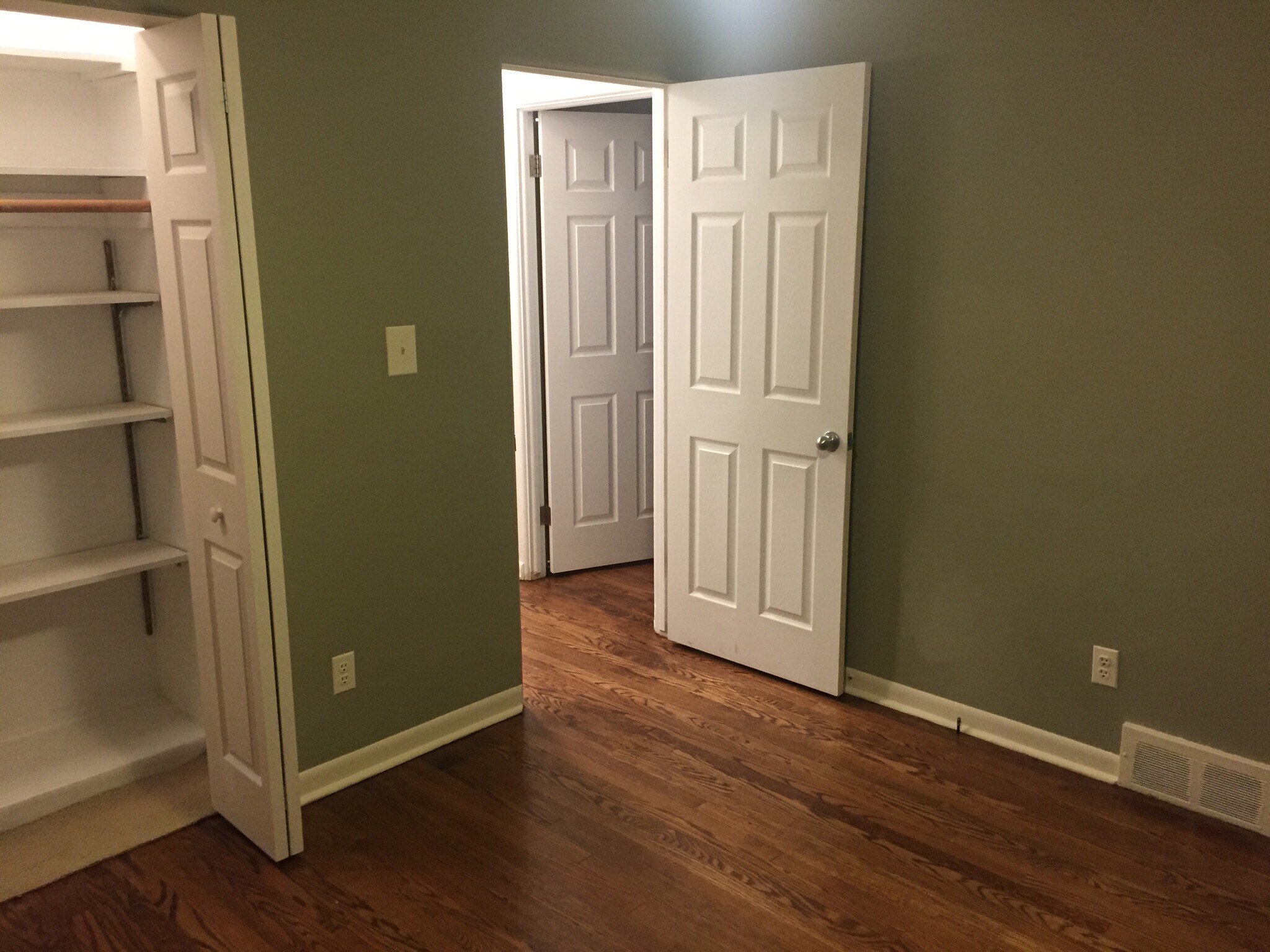 Guest BR entry and closet - 335 N Eton St