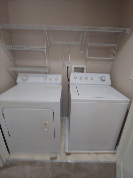 Building Photo - 392 Montgomery Dr