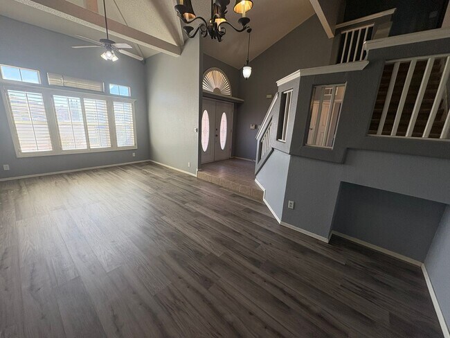 Building Photo - EASTSIDE HOME FOR RENT IN "THE TIERRAS"