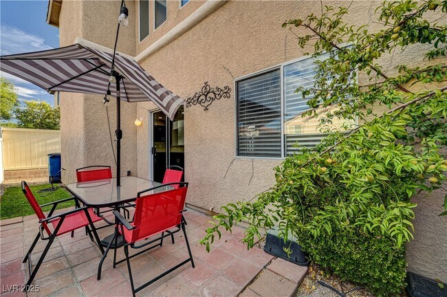 Building Photo - 10425 MIHELA Ave