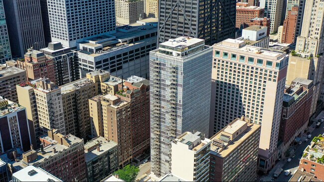 Building Photo - 200 E Delaware Pl