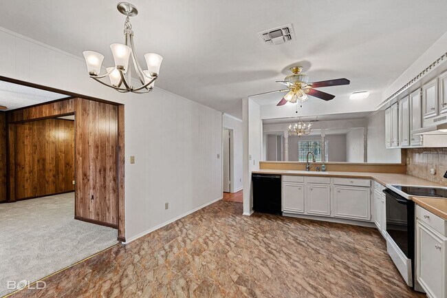 Building Photo - 203 Stratmore Dr