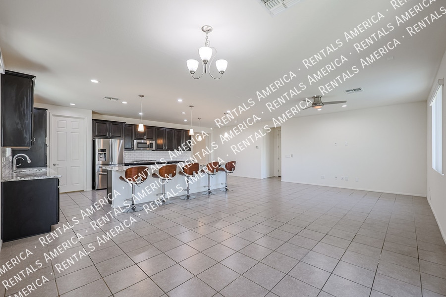 Building Photo - 15734 W McKinley St