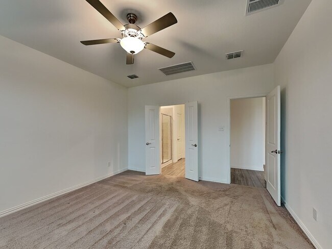 Building Photo - 7209 Dandelion Rd