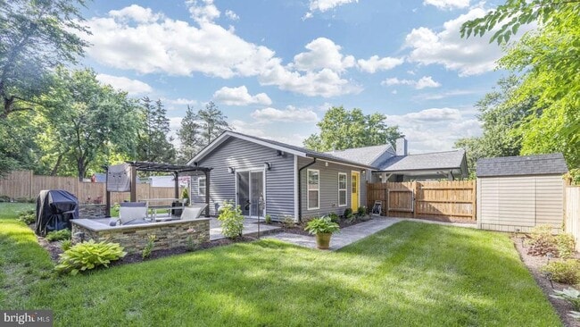 Building Photo - 6317 Everglades Dr