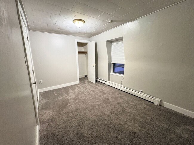 Building Photo - 72 Wales St