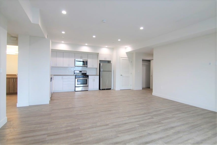 Building Photo - Hartford Apartments