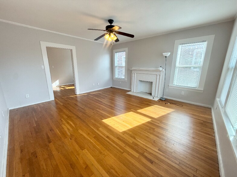 Building Photo - 520 S Fannin Ave