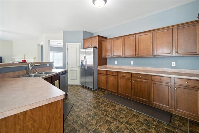 Building Photo - 301 Parkmont Way