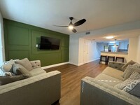 Building Photo - 2105 Fletchers Point Cir