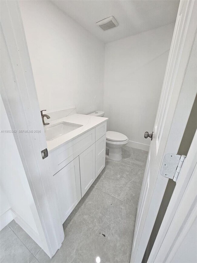 Building Photo - 2488 SW 6th Ct