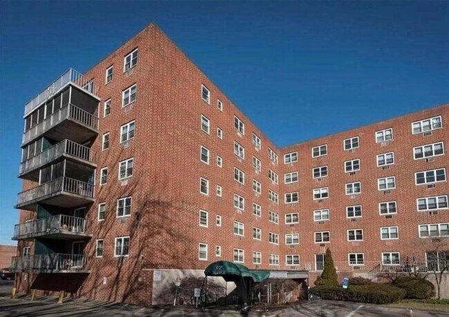 Building Photo - 27 Northill St