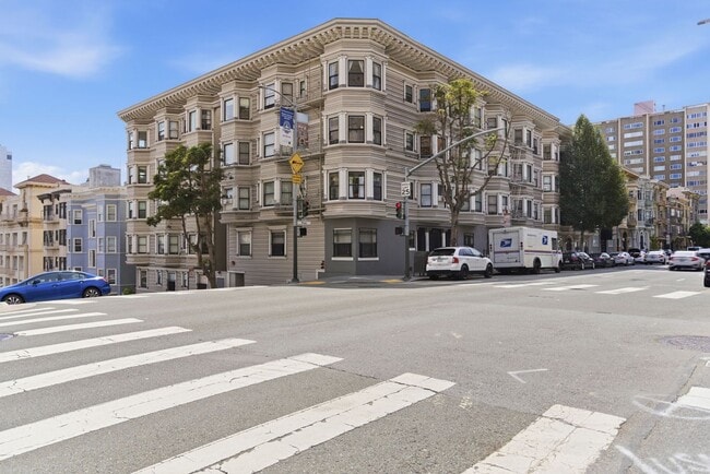 Building Photo - 903 Pine St