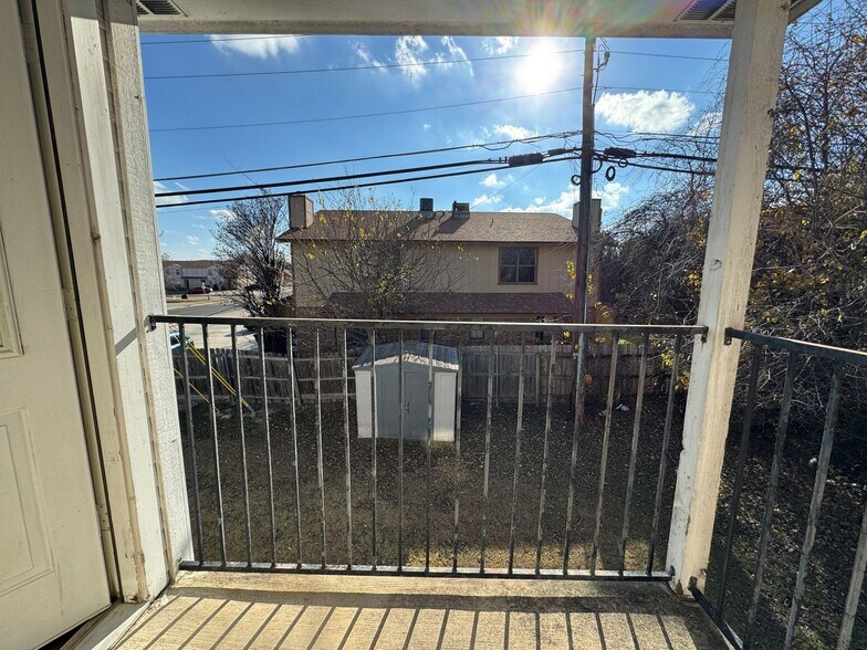 Building Photo - 3400 Cantabrian Dr