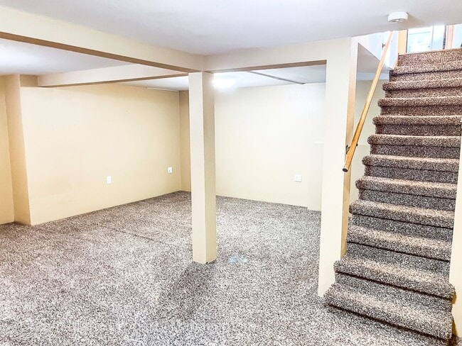 Building Photo - Charming 3bed/3bath home in Historic Fort Russell District