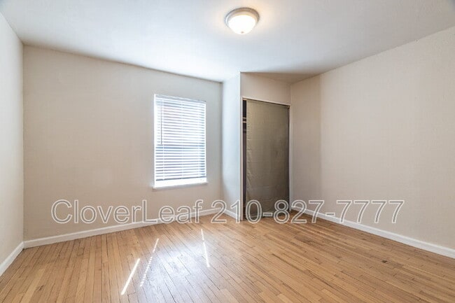 Building Photo - 210 Harwood Dr