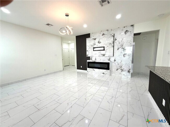 Building Photo - 216 Star Pass