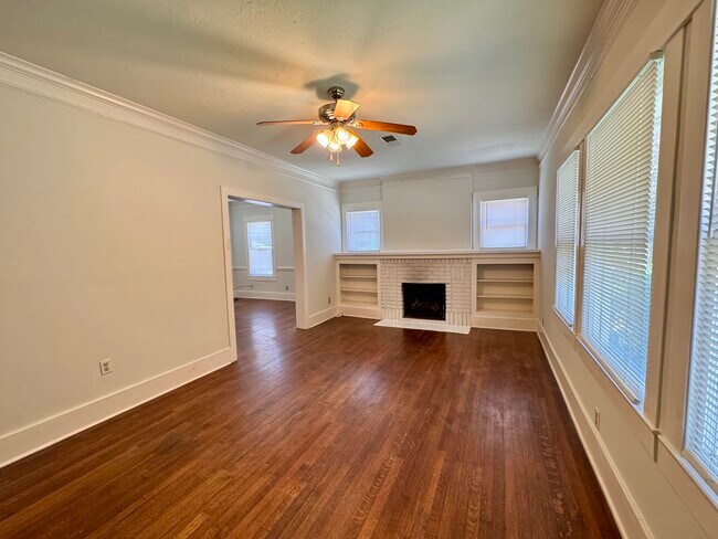 Building Photo - 4522 McKinney St