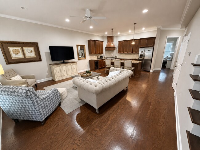 Building Photo - Pinnacle Park Townhomes -- Furnished, Utilities Included
