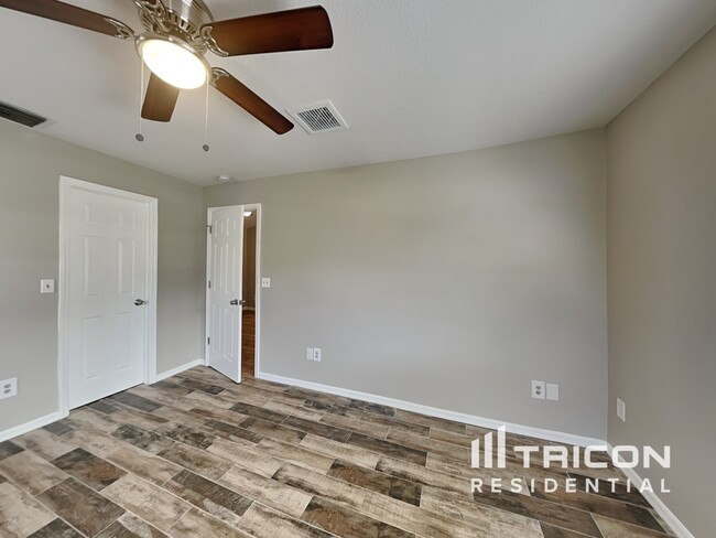 Building Photo - 20336 Peachland Blvd
