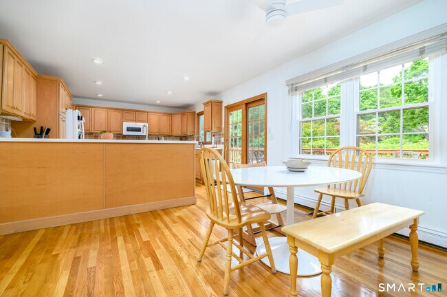 Building Photo - 44 Newfield Ct