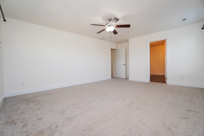 Building Photo - 1655 N Azurite Pl