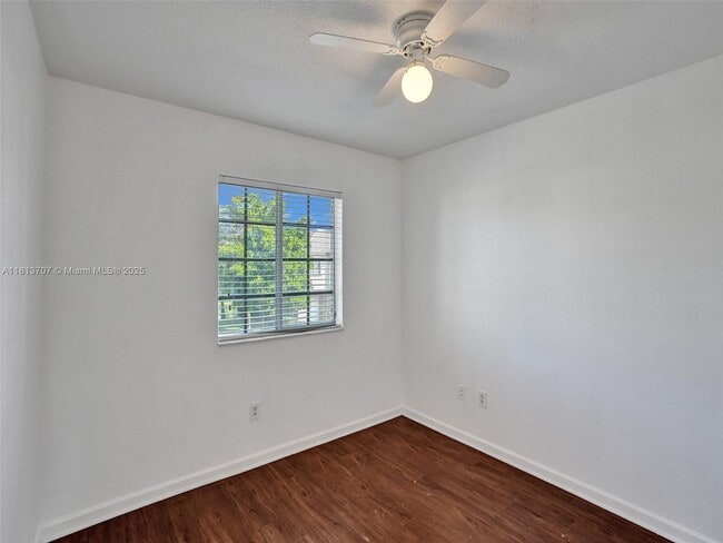 Building Photo - 1215 Lucaya Dr