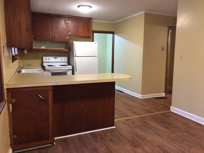 Building Photo - 553-B Jefferson Road