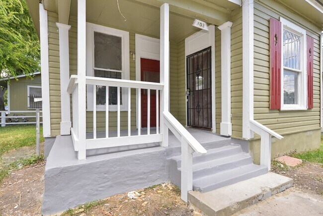 Building Photo - 103 St John St