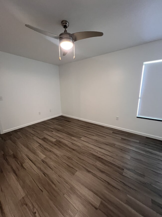 Building Photo - 209 Millersburg St