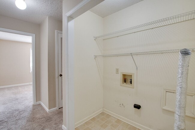 Building Photo - 6201 Friar Tuck Dr NW
