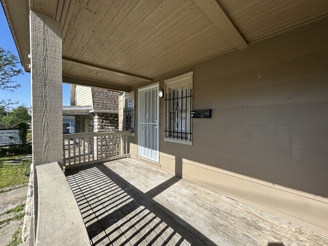 Building Photo - 111 N Denver Ave