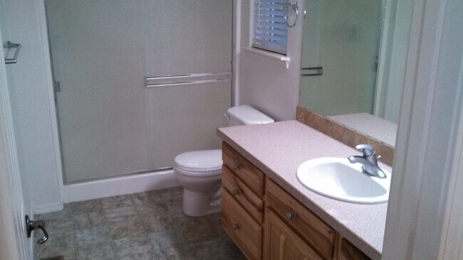 Building Photo - 411 Federation Rd