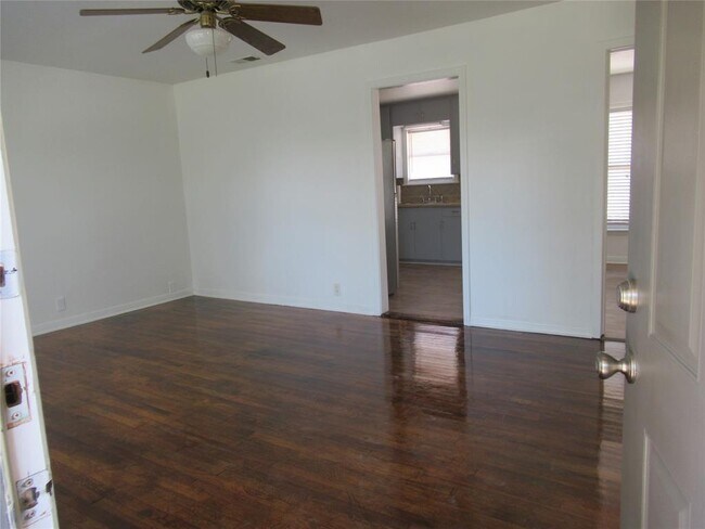 Building Photo - 10620 Deer Canyon Rd
