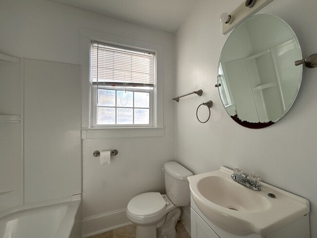 Building Photo - Move-In Ready Home with Spacious Backyard & Prime Location