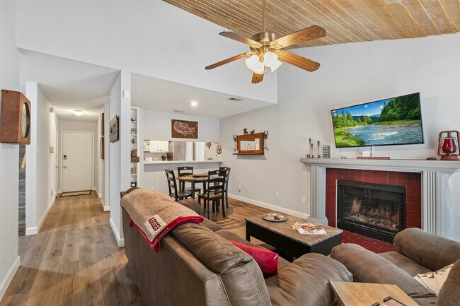 Building Photo - 1501 Stallings Dr