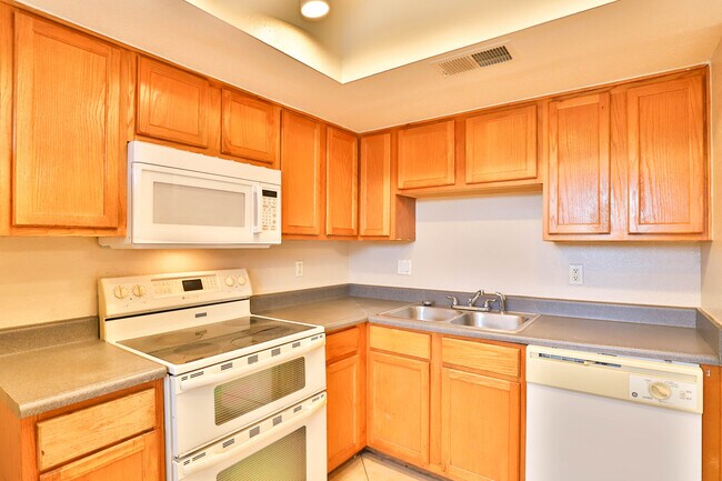 Building Photo - 2846 N 46th Ave