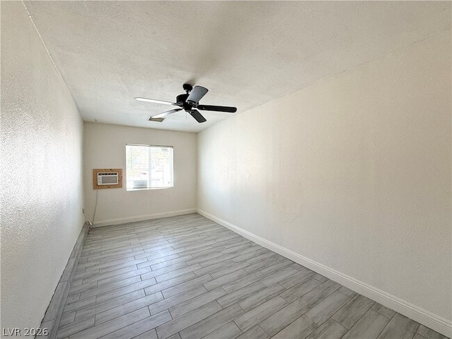 Building Photo - 405 S 15th St