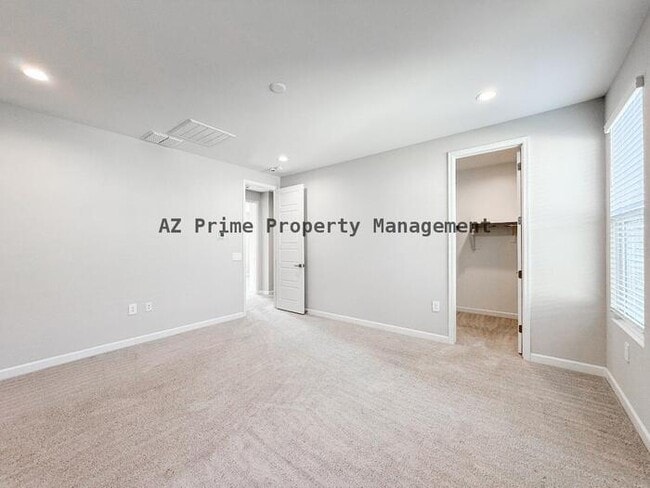 Building Photo - 5138 E Anderson Dr