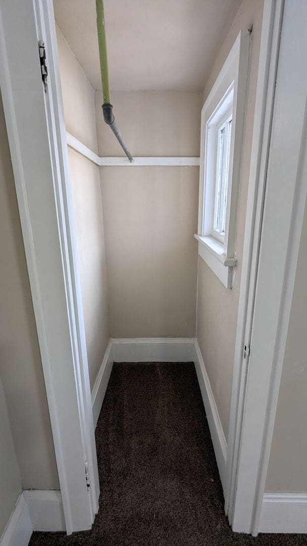 Building Photo - LEASING SPECIAL! Charming 3-Bedroom, 1-Bathroom Home in the Heart of Akron