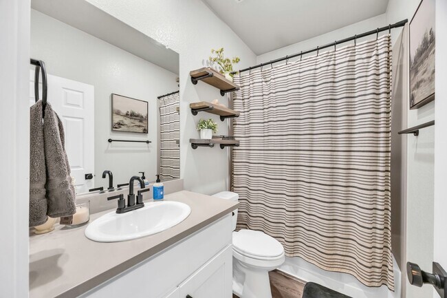 Building Photo - Newer Home on Large Corner Lot with Lots of Natural Light!