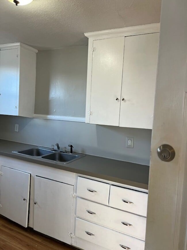 Building Photo - 171 Garden St