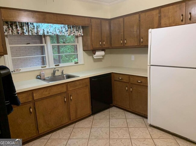 Building Photo - 3543 Simpson Farm Dr SE