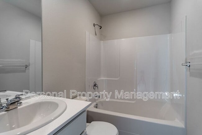 Building Photo - 242 N Layla Pl