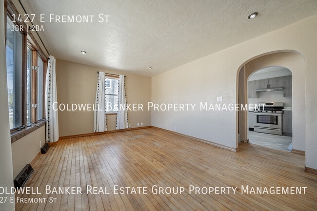 Building Photo - 1427 E Fremont St