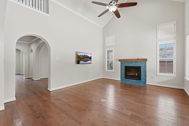 Building Photo - 126 E Cove View Trail